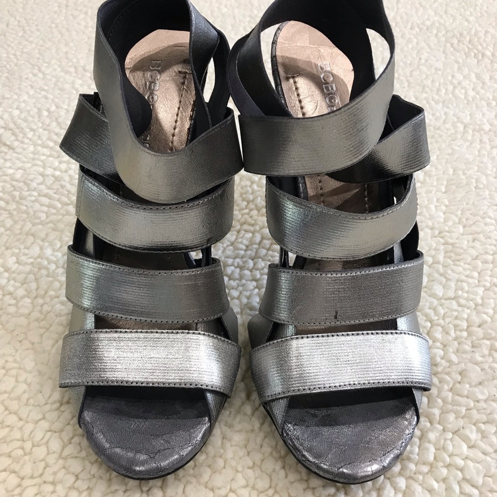 BCBG Gray Snakeskin Stretchy Strap Heels 
5” Heel
Size 7.5 
No Shoebox - Picture 6 of 13
